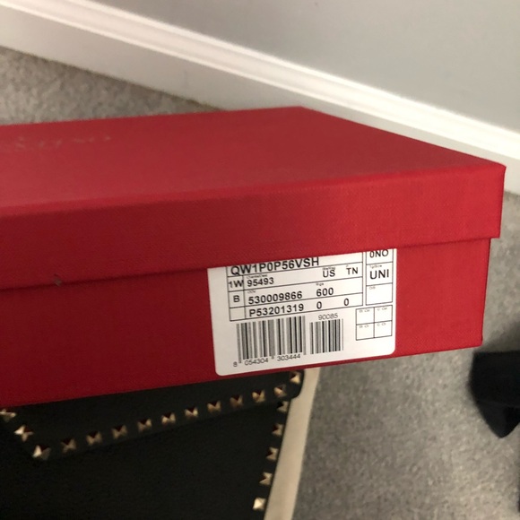 Valentino large rockstud leather pouch - Picture 6 of 6